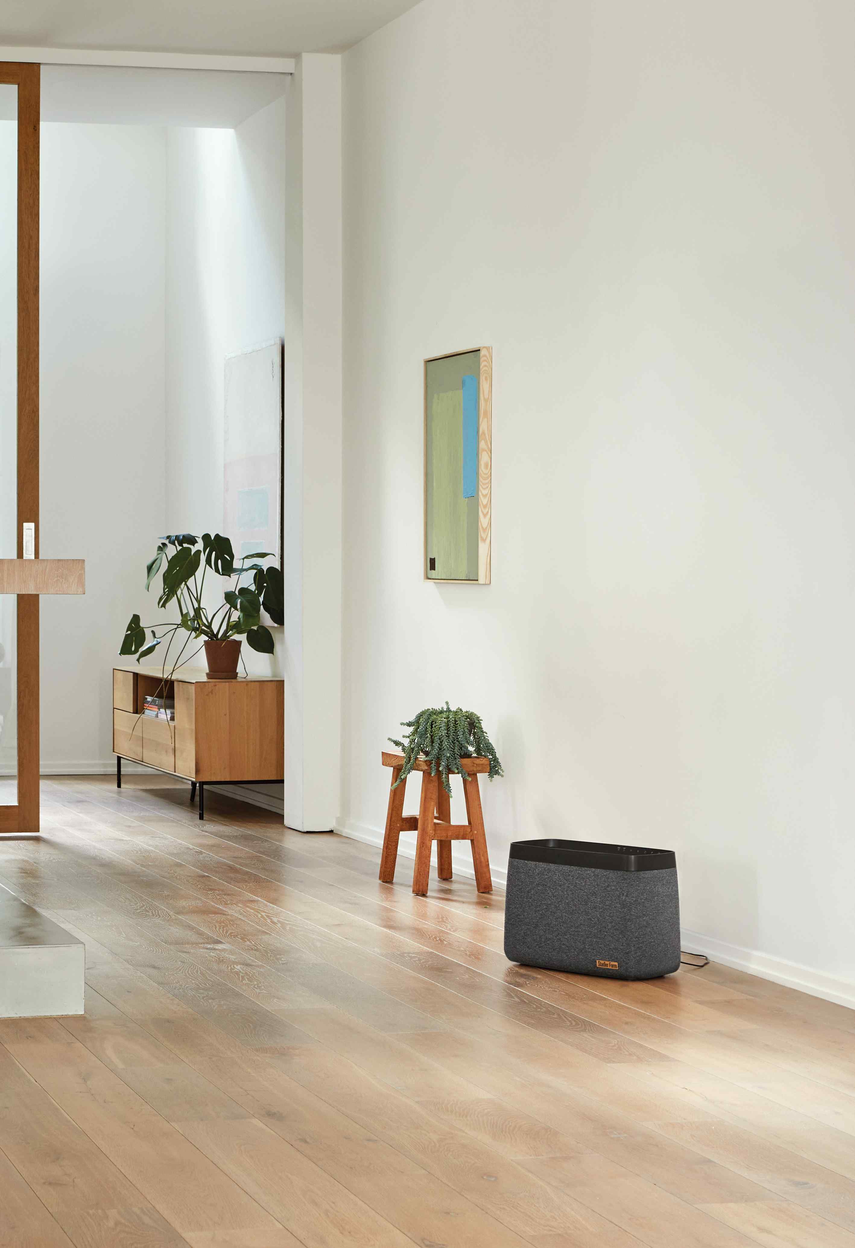 SF_Karl_big_lifestyle3_aisle_portrait