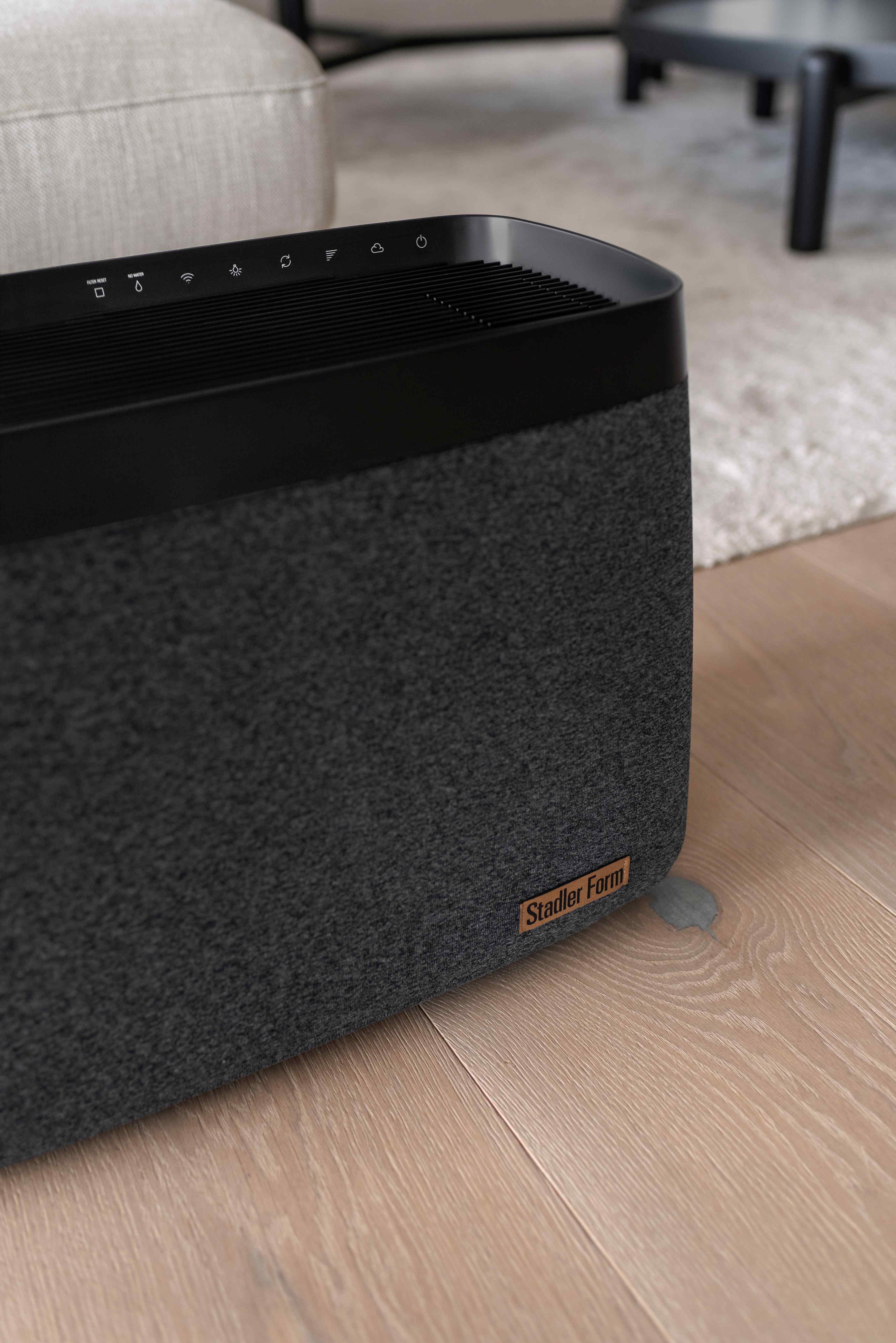 SF_Karl_big_detail_touch_panel_portrait