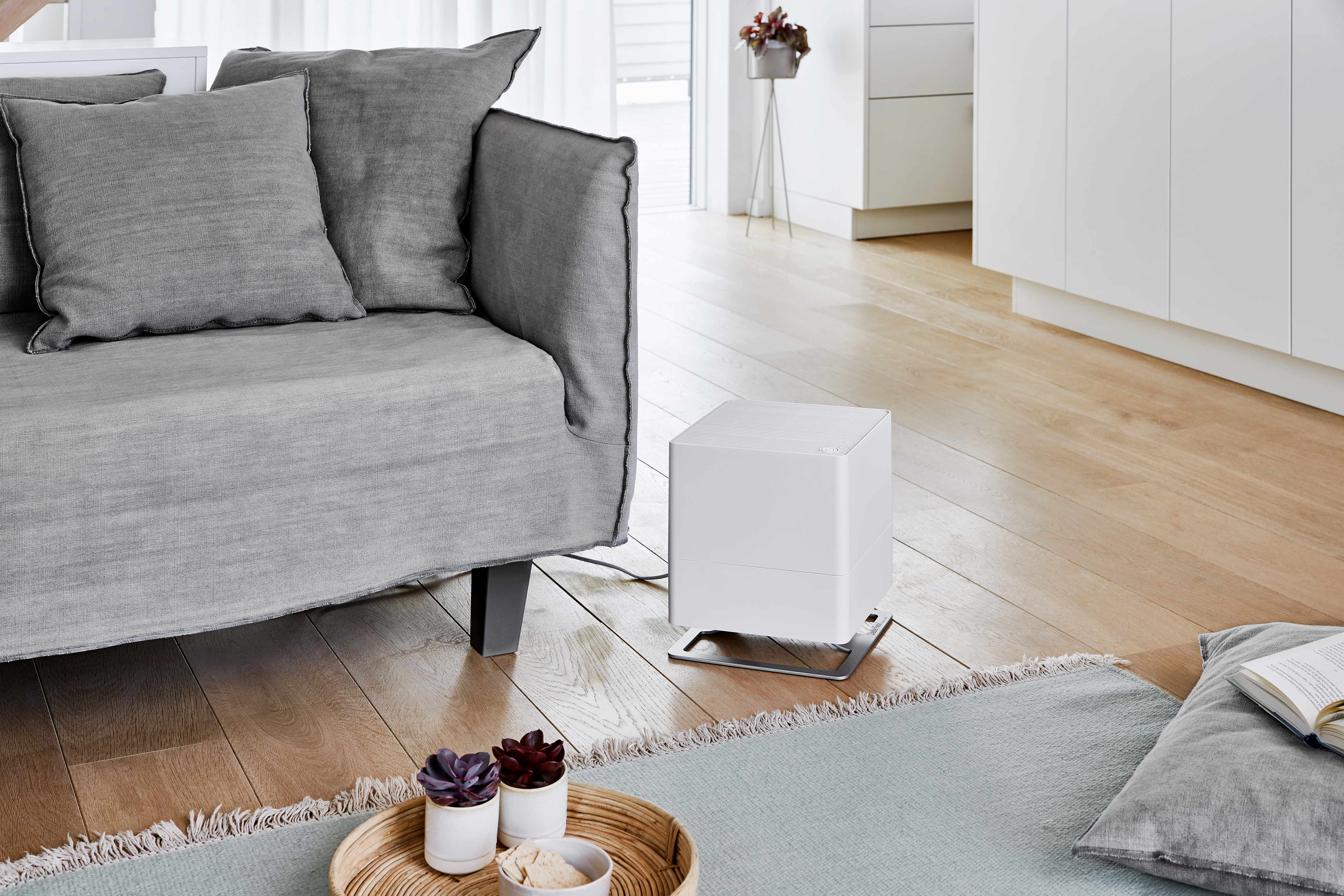 SF_Oskar_white_lifestyle1_landscape