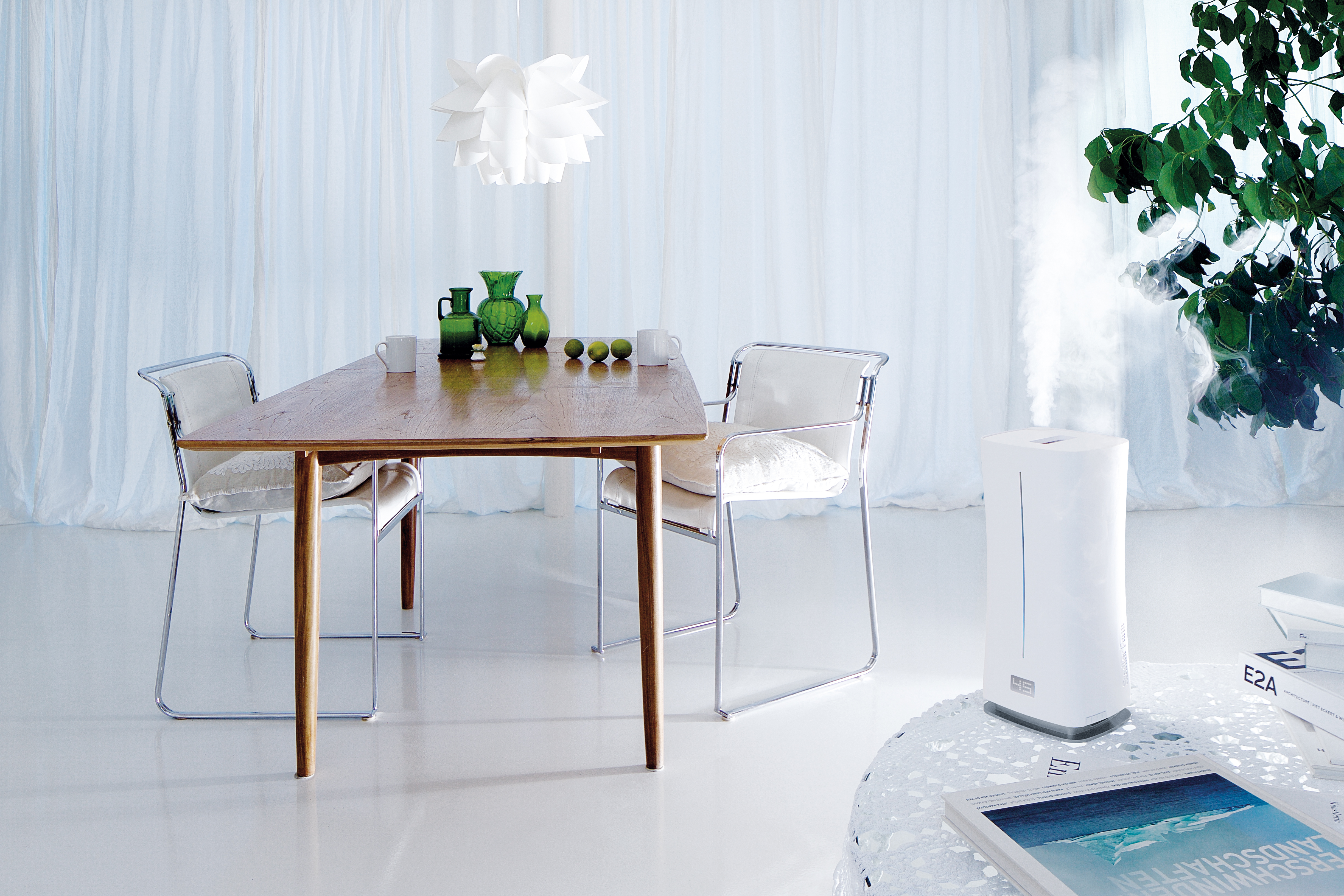 SF_Eva_little_white_lifestyle2_landscape